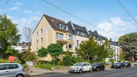 Hausansicht - Haus kaufen in Düsseldorf/Düsseltal - Beste Lage Düsseltal mit vielen Möglichkeiten