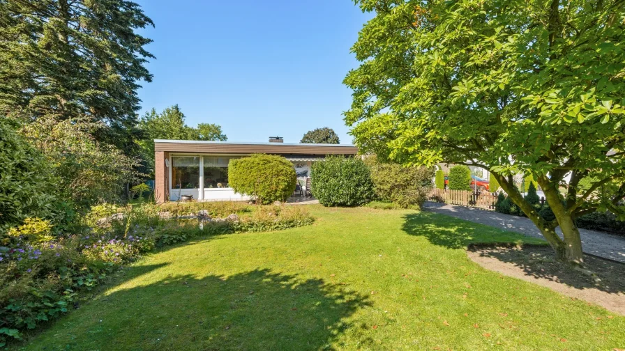 Blick zur Immobilie - Haus kaufen in Krefeld / Benrad-Süd - Großes Grundstück in ruhiger Nachbarschaft