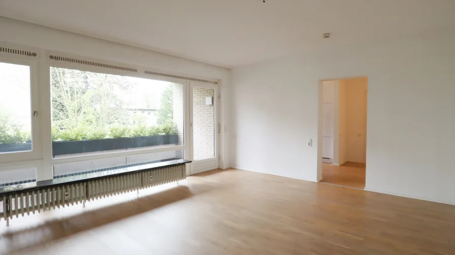 Wohnzimmer weitere Ansicht  - Wohnung mieten in Düsseldorf / Kaiserswerth - Gemütliche 2-Zimmer-Wohnung in unmittelbarer Rheinnähe in Kaiserswerth