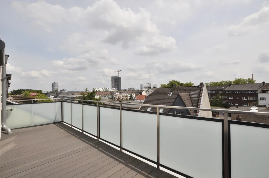 Balkon Straßenseite