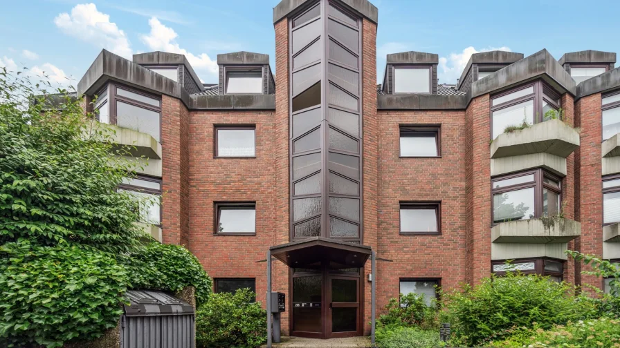 Vorderansicht - Wohnung kaufen in Düsseldorf / Kaiserswerth - Exklusive Maisonettewohnung mit Blick ins Grüne, 3 Balkonen in Kaiserswerth nahe der ISD