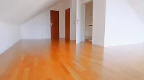 getrenntes Appartment im DG