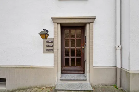 Eingang - Haus kaufen in Düsseldorf / Himmelgeist - Dreifamilienhaus mit Potential in Bilk