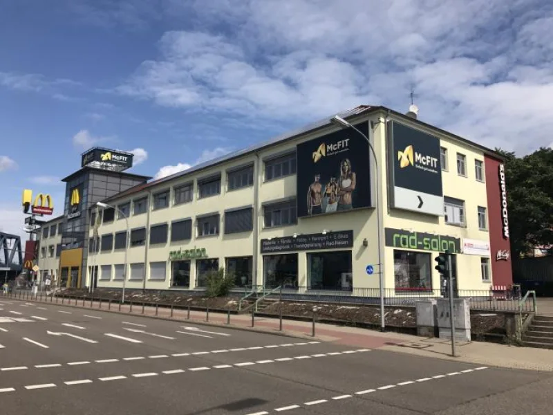 Frontansicht - Büro/Praxis mieten in Saarbrücken - Büro- oder Praxisfläche mit Parkplätzen und sehr guter Infrastruktur an der Saarbrücker Ostspange