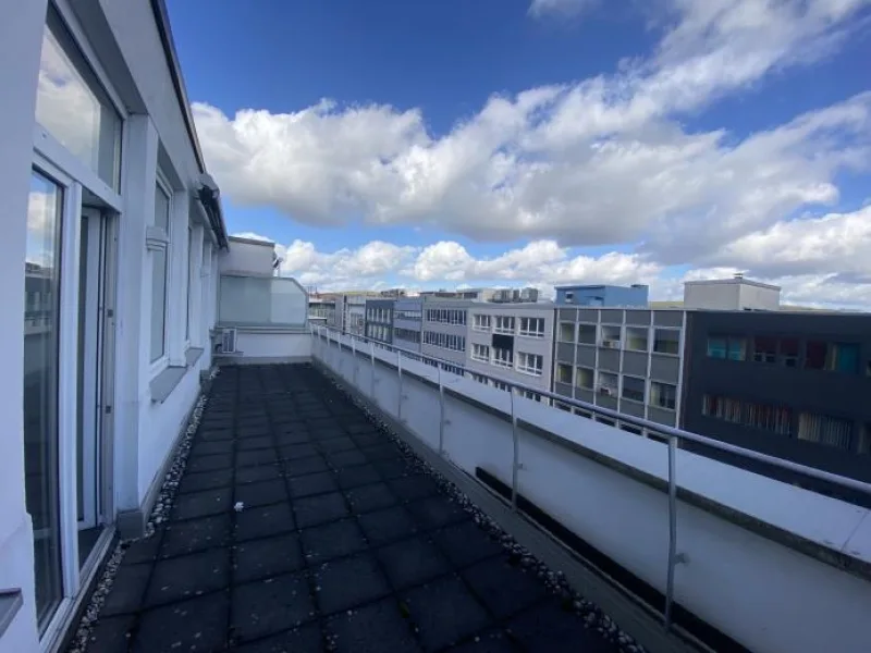 Terrasse - Büro/Praxis mieten in Saarbrücken - Büro im Penthouse mit Dachterrasse in der Bahnhofstraße