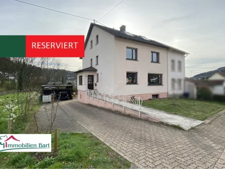 Vorlage_reserviert - Haus kaufen in Merzig / Merchingen - MERZIG - OT: RENOVIERTES WOHNHAUS mit über 10 Ar Grundstück + Carports!