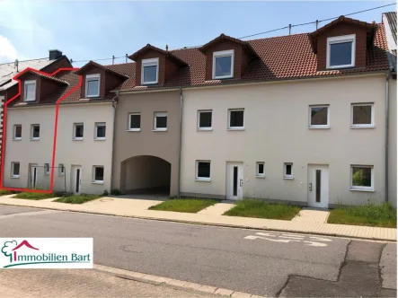 Straßenansicht - Haus kaufen in Mettlach Weiten - GRENZNÄHE LUXEMBURG: 141 M² WOHNHAUS MIT GARAGE U. GROSSER TERRASSE