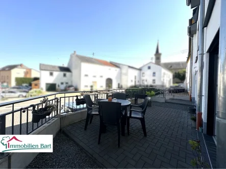 Terrasse - Wohnung kaufen in Perl / Besch - GRENZE REMICH/SCHENGEN: NEUE 73 M² WOHNUNG MIT GROSSER TERRASSE