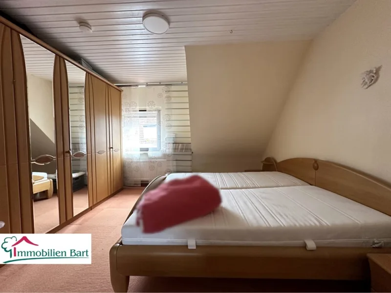 Schlafzimmer DG