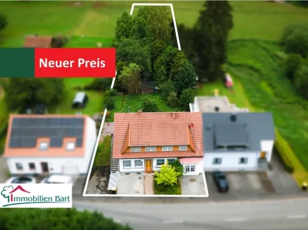 Frontansicht - Haus kaufen in Wadern / Krettnich - TIERFREUNDE AUFGEPASST ! WOHNHAUS MIT 2 WOHNUNGEN AUF 26 AR !