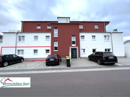 Straßenansicht - Wohnung kaufen in Losheim am  See - LOSHEIM: NEUWERTIGE EG-WOHNUNG / SICHT INS GRÜNE / 2 SCHLAFZIMMER