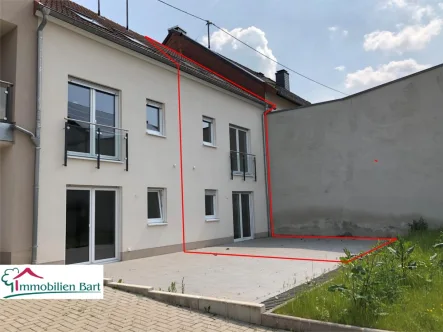 Rückansicht - Haus kaufen in Mettlach Weiten - NEUBAU-ERSTBEZUG IN SONNIGER LAGE MIT TERRASSE, GARTEN UND GARAGE!