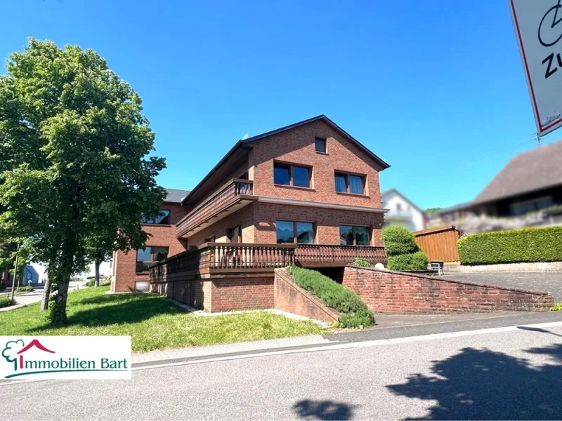 Straßenansicht - Haus kaufen in Freudenburg - "DAS SCHREINERHAUS" MIT VIEL PLATZ IN GRENZNÄHE LUXEMBURG