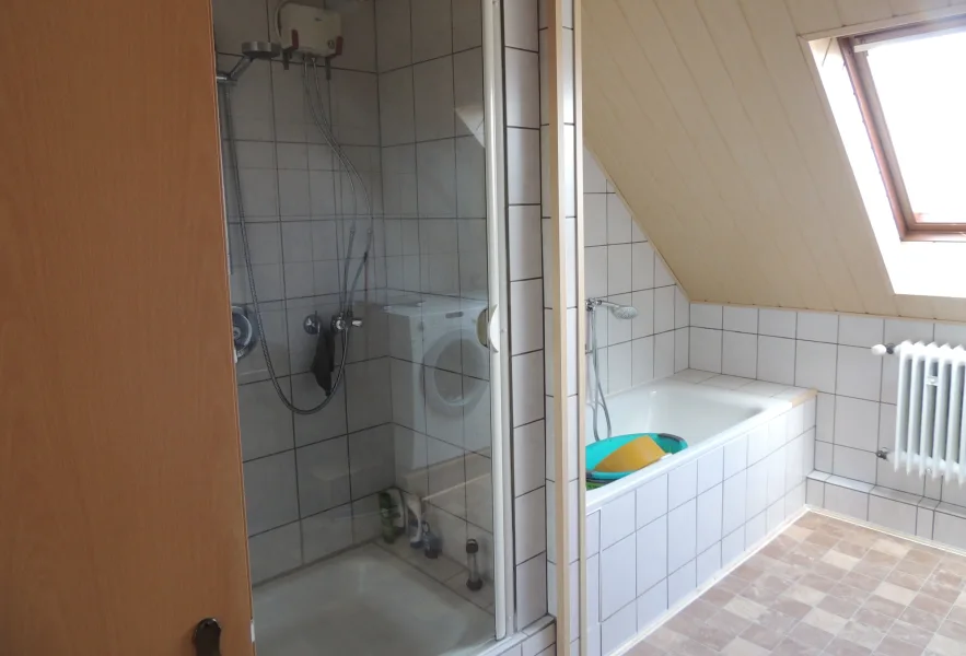 Bad obere Wohnung 2. Etage