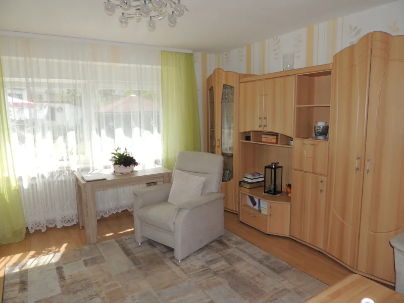 Wohnzimmer obere WohnungDSCN0246