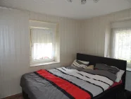 Schlafzimmer untere WohnungDSCN0271