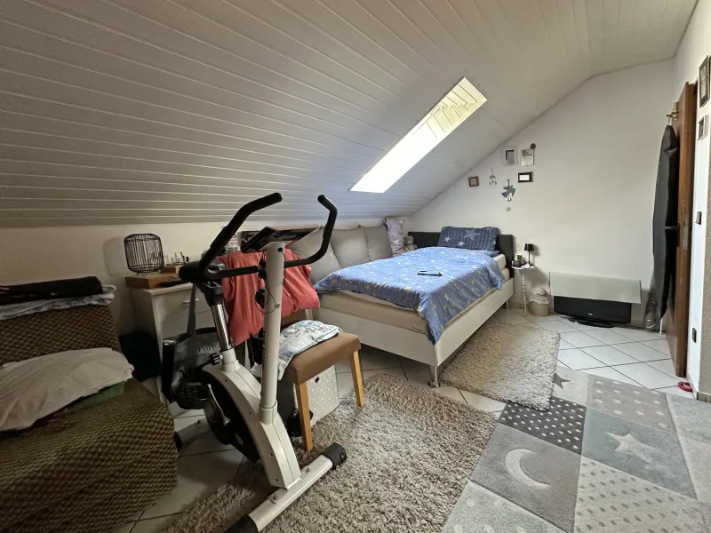 Schlafzimmer DG