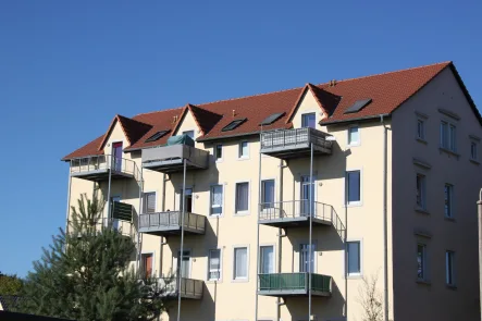 Südansicht.JPG - Wohnung mieten in Radeberg - Mit Fernsicht: 2-Raum Wohnung mit großem Balkon in Südwestlage - 201-013