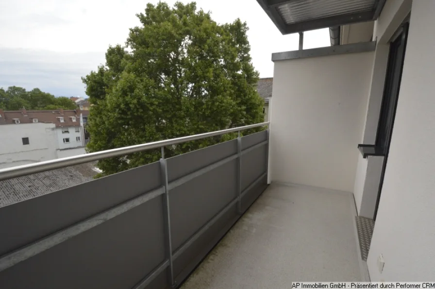 Balkon zum Hinterhof (2)