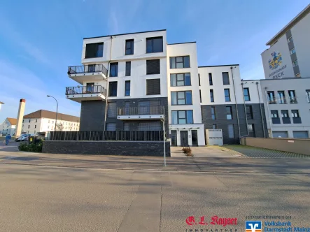 Hausansicht - Wohnung mieten in Mainz-Kastel - MZ-Kastel, Rheinnähe, 3-Zimmer-Wohnung m. EBK, Aufzug, Balkon und TG Stellplatz