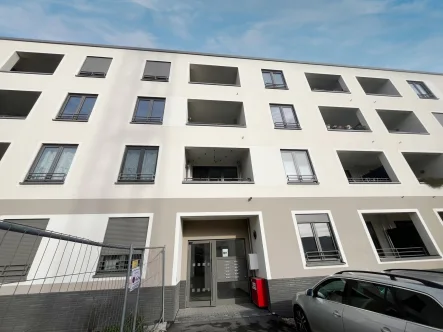 Außenansicht - Wohnung mieten in Mainz-Weisenau - MIETE: Drei-Zimmer, EBK, TG Stellplatz und Terrasse im Heiligkreuzviertel!