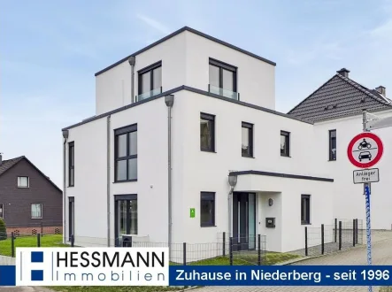 Titelfoto quer - Haus kaufen in Velbert - Freistehende Stadtvilla im Bauhausstil als Erstbezug in ruhiger Grünlage von Velbert