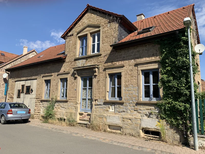 Ansicht  - Haus kaufen in Obermoschel - Freistehendes Ein- Zweifamilienhaus mit Scheune und großem Innenhof