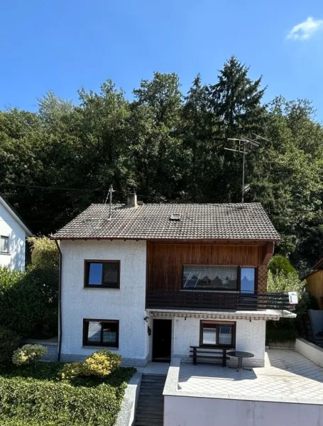 Ansicht - Haus kaufen in Abtweiler - Freistehendes Einfamilienhaus am Waldrand von Abtweiler