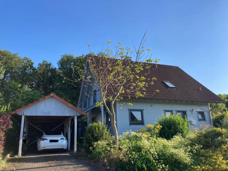 Ansicht mir Carport