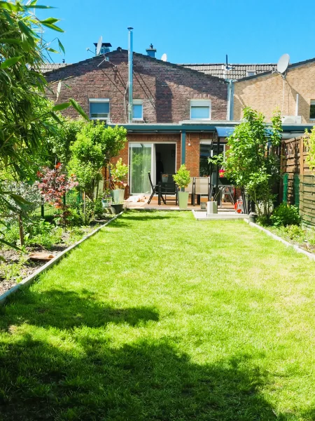 Ihr Garten - Haus kaufen in Oberhausen - Reihenmittelhaus mit umfangreichen Modernisierungen in Oberhausen