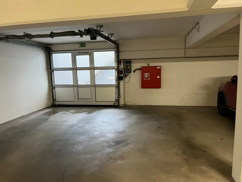 Tiefgaragenstellplatz - Garage/Stellplatz kaufen in Oberhausen - Tiefgaragenstellplatz