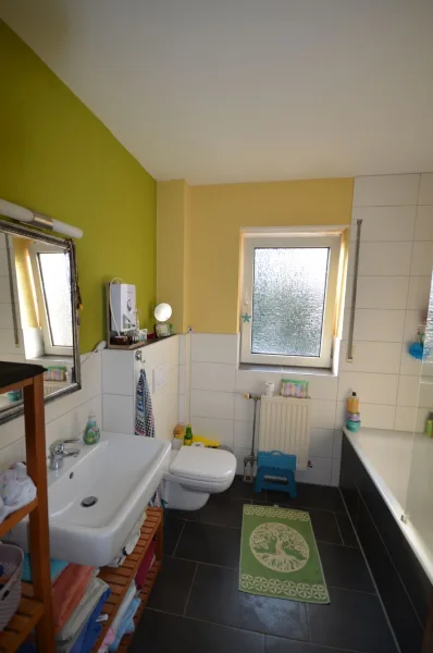 Wohnung OG rechts - Badezimmer