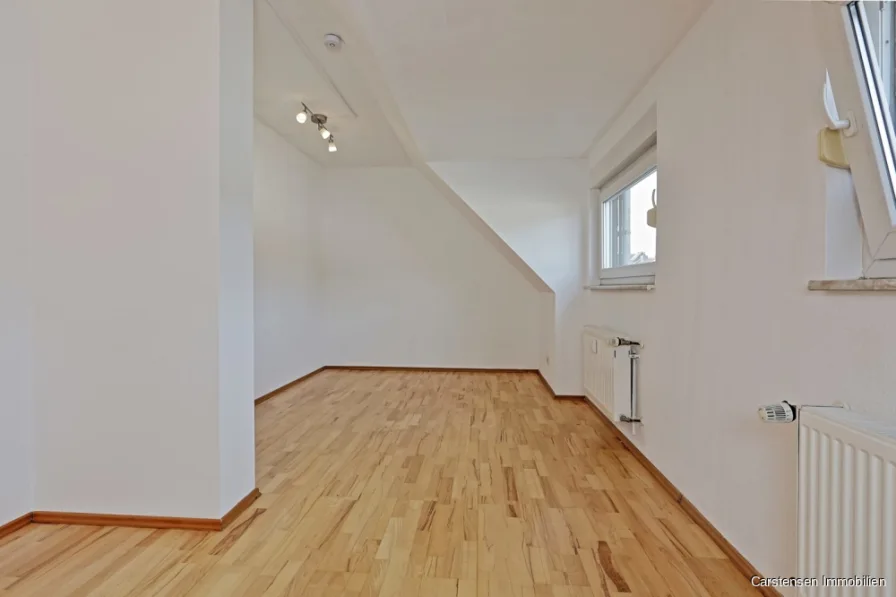 Raum unterer Bereich - Wohnung kaufen in Mönchengladbach - WOHNUNG AUF 2 ETAGEN ... GROßER BALKON ... PARKETT UND GRANITBÖDEN