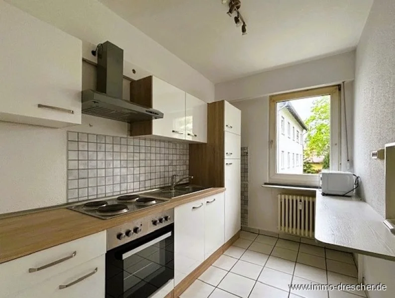 Küche - Wohnung mieten in Saarbrücken - Gepflegte und geräumige Wohnung in einer kleinen Seitenstraße am Rastphuhl.