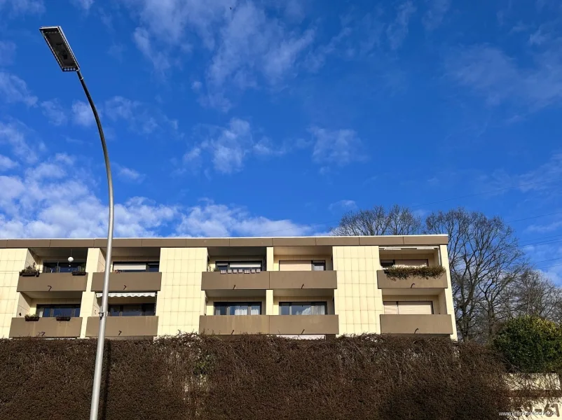 Front. - Wohnung kaufen in Saarbrücken / Eschberg - Gemütliche 2 ZKB Wohnung am Saarbrücker Zoo