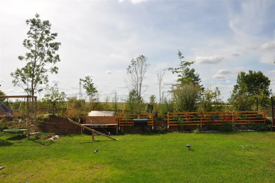 Garten mit Blick ins Grüne