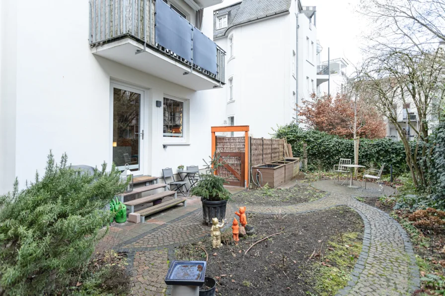 ...Terrasse am Haus...