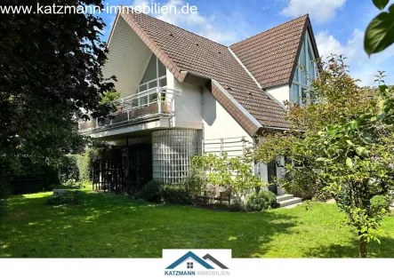  - Haus kaufen in Weilerswist - Gepflegtes Ein-/Zweifamilienhaus mit außergewöhnlicher Studiowohnung und ca. 893 m² großen Grundstück in Zentrumnähe zu verkaufen!