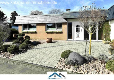  - Haus kaufen in Erftstadt - Winkelbungalow mit Garage und idyllischem Garten im Herzen von Lechenich zu verkaufen - 10 Fußminuten bis zum Markt!