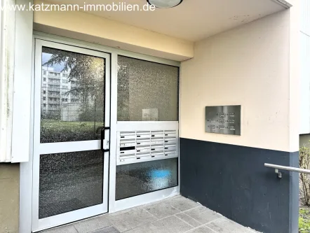  - Wohnung kaufen in Köln - Wohnung mit Balkon u. Tiefgaragenstellplatz in Porz zu verkaufen