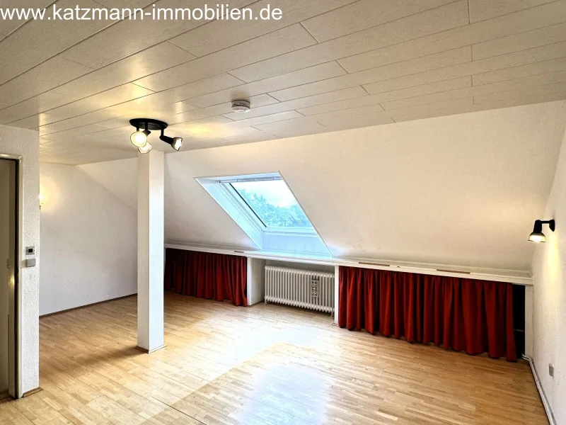 Jugendzimmer/Büro 