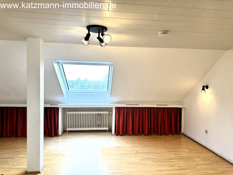 Jugendzimmer/Büro  im DG