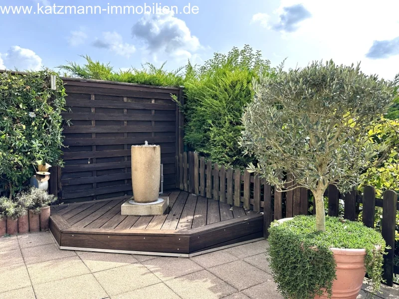 Springbrunnen auf der Terrasse (KG)