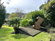 Gartenterrasse mit Strandkorb (bleibt im Garten)