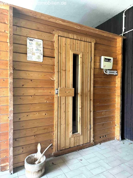 Sauna im Anbau auf der Terrasse