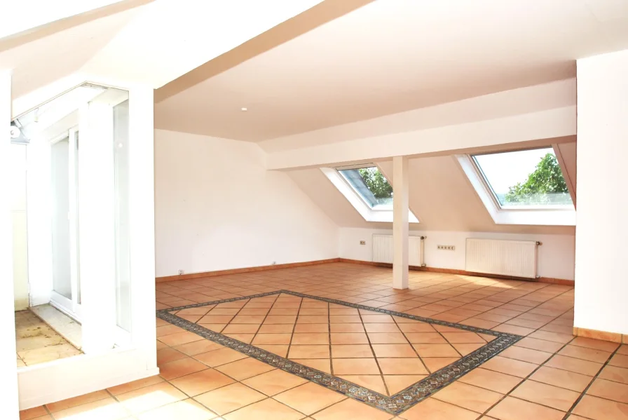 XL-Wohn-/ Esszimmer - Wohnung kaufen in Hattingen - Über den Dächern von Hattingen mit Dachterrasse und besten Aussichten. Die XL-Wohnung zum xs-Preis!