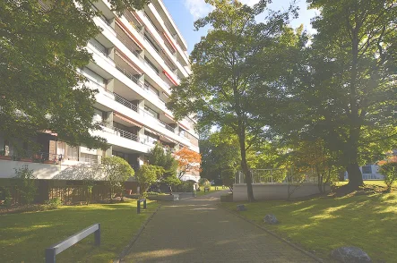 Hausansicht - Wohnung kaufen in Düsseldorf - 120 m² Eigentumswohnung in Düsseldorf Lörick Rheinnähe