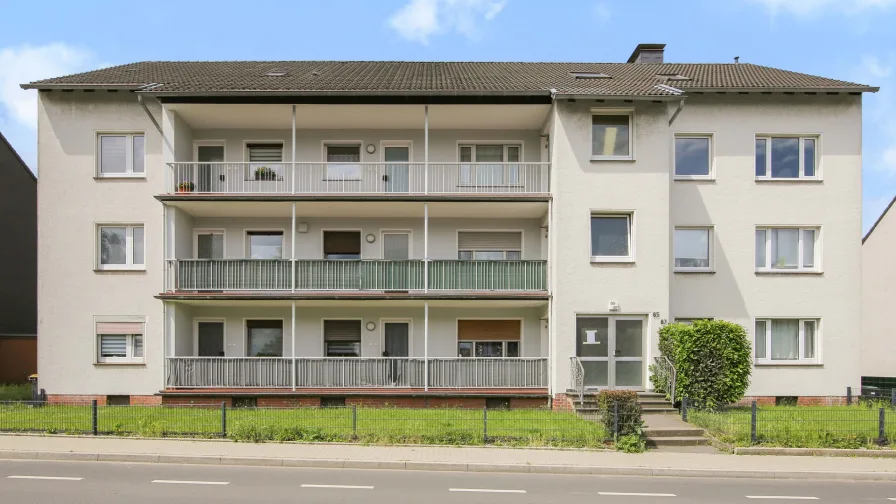 Hausansicht - Wohnung kaufen in Mülheim an der Ruhr - Dachgeschosswohnung, ca. 57 m², zwei Zimmer, mit Gemeinschaftsgarten in Mülheim-Dümpten