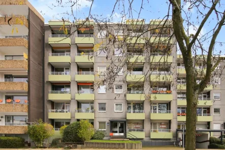 Hausansicht - Wohnung kaufen in Mülheim an der Ruhr - Kapitalanlage: Langfristig vermietete Arztpraxis, ca. 99 m², in Mülheim-Heißen