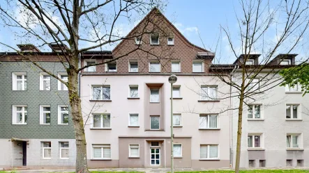 Hausansicht - Haus kaufen in Essen - Kapitalanlage: Vollvermietetes Mehrfamilienhaus, ca. 539 m², mit Garten und Balkonen in Altenessen